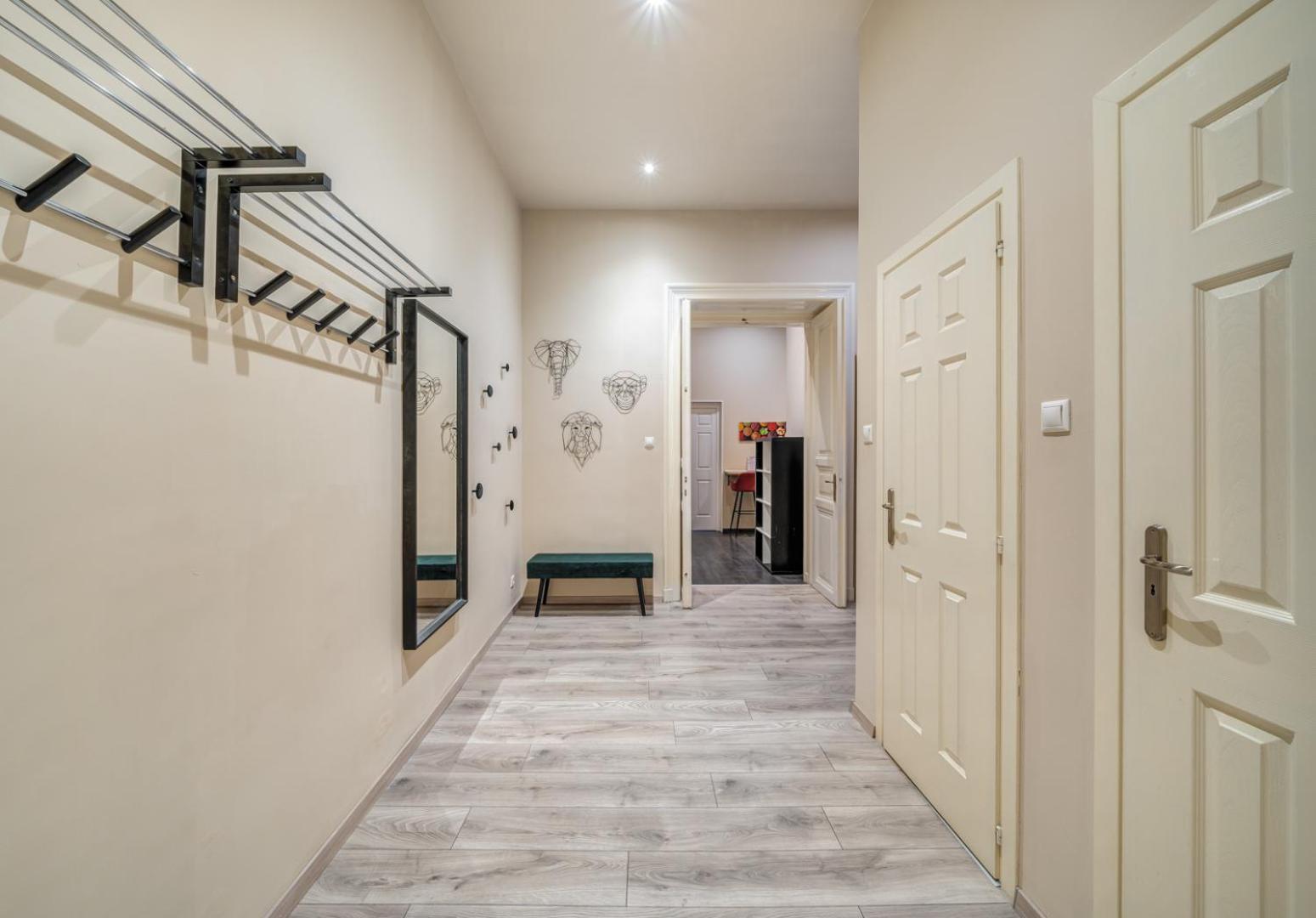 Apartamento Downtown Delight - Erzsebet Blvd - 13 Ppl Budapest Exterior foto